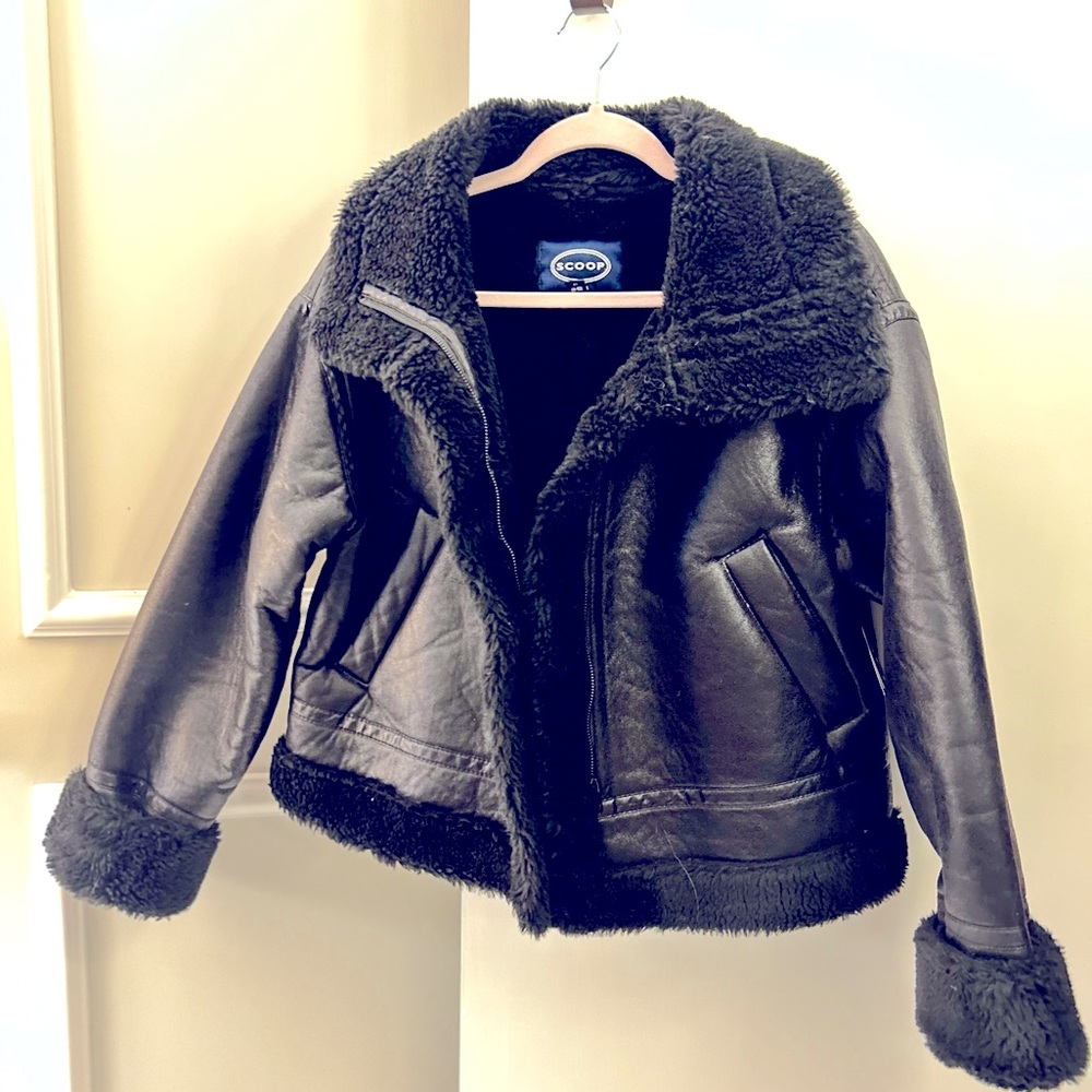 Black Sherpa Cropped Bomber jacket.  Size Medium.